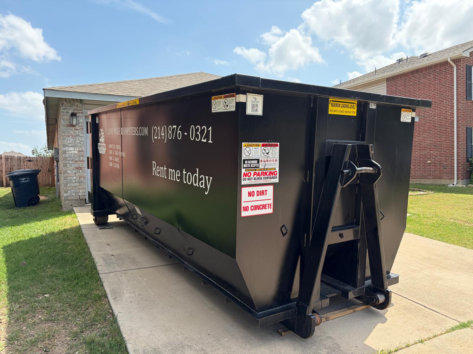 Roll-off dumpster rental delivery in Fort Worth, TX